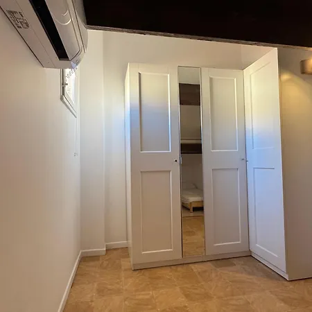 Maison Plain-pied A Avec Garage, Proche Transports Et Commerces - Fr-1-732-87