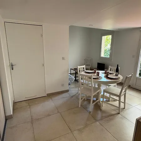Maison Plain-pied A Avec Garage, Proche Transports Et Commerces - Fr-1-732-87 別荘